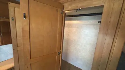 2007 Winnebago Journey Series 36SG Cummins SE photo 28