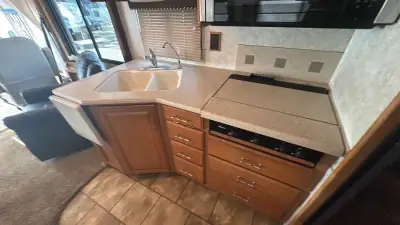 2007 Winnebago Journey Series 36SG Cummins SE photo 34