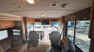 2007 Winnebago Journey Series 36SG Cummins SE photo 37