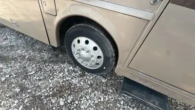 2007 Winnebago Journey Series 36SG Cummins SE photo 38
