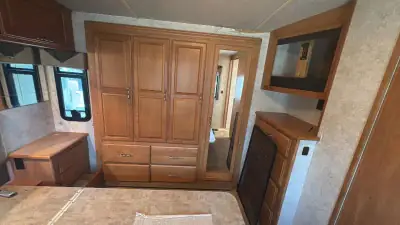 2007 Winnebago Journey Series 36SG Cummins SE photo 27