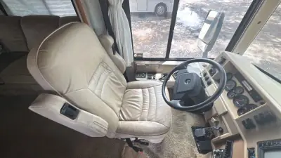 2007 Winnebago Journey Series 36SG Cummins SE photo 9