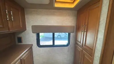2007 Winnebago Journey Series 36SG Cummins SE photo 24