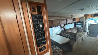 2007 Winnebago Journey Series 36SG Cummins SE photo 32