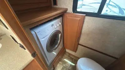 2007 Winnebago Journey Series 36SG Cummins SE photo 25