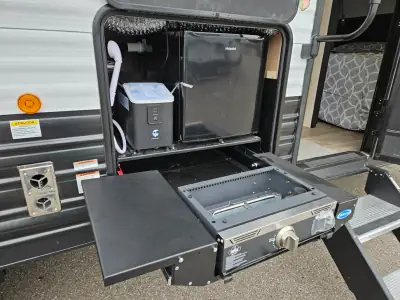 2027 Forest River Cherokee Grey Wolf 26DBH photo 8