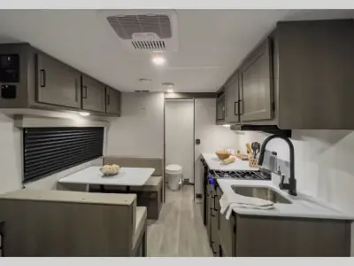 2025 Grand Design Transcend One 151RB photo 12