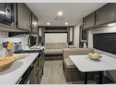 2025 Grand Design Transcend One 151RB photo 14