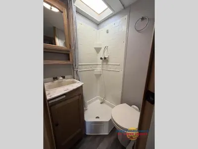 2018 Coachmen RV Freedom Express photo 20