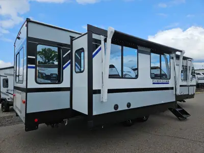 2027 Forest River Cherokee Alpha Wolf 28RLX photo 7