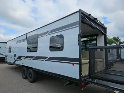 2027 Forest River Cherokee Grey Wolf 24RRTBL photo 5