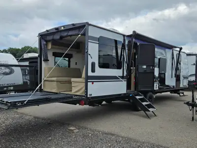 2027 Forest River Cherokee Grey Wolf 24RRTBL photo 7