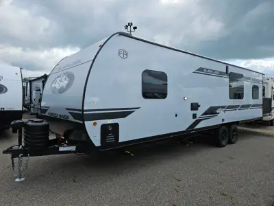 2027 Forest River Cherokee Grey Wolf 24RRTBL photo 4