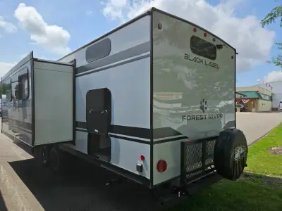 2027 Forest River Cherokee Grey Wolf 29TEBL photo 6