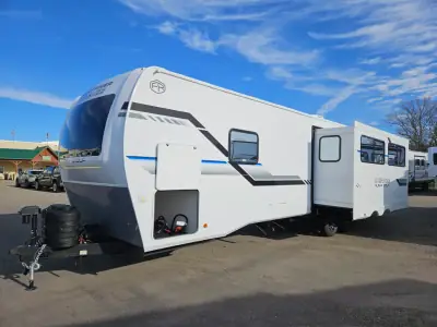 2026 Forest River Cherokee Alpha Wolf 29DCB photo 4