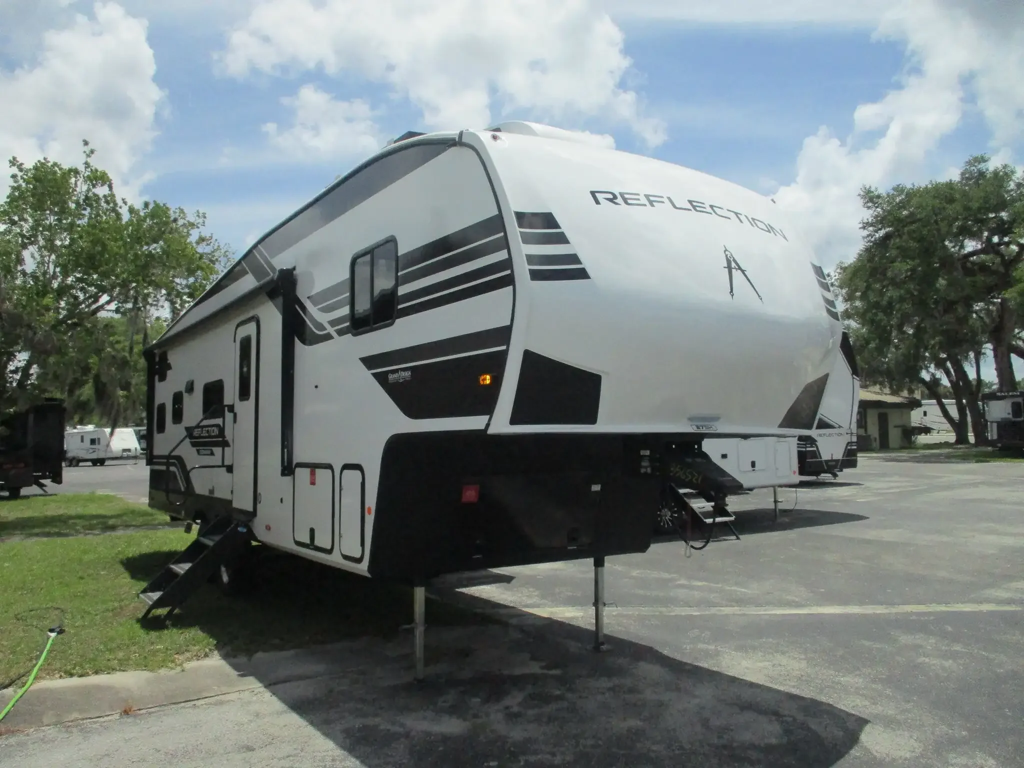 2027 Grand Design Reflection 100 Series 27BH exterior