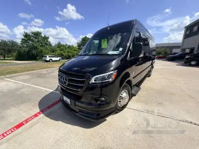 2027 Ogv Luxury Coach V-Drive 10OB photo 8