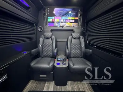 2027 Ogv Luxury Coach V-Drive 10OB photo 21