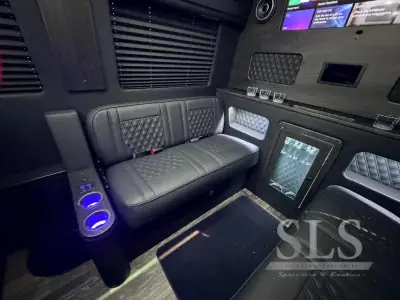 2027 Ogv Luxury Coach V-Drive 10OB photo 38