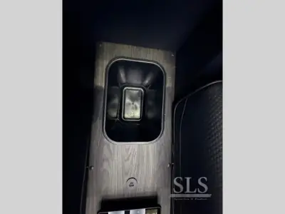 2027 Ogv Luxury Coach V-Drive 10OB photo 28