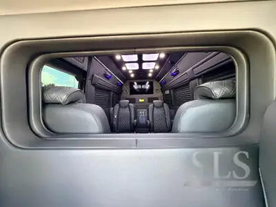 2027 Ogv Luxury Coach V-Drive 10OB photo 17