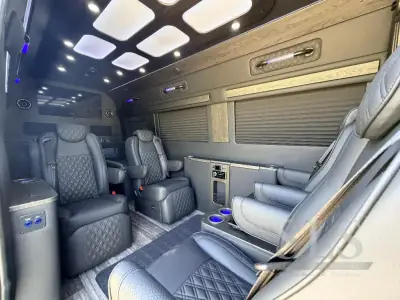 2027 Ogv Luxury Coach V-Drive 10OB photo 18