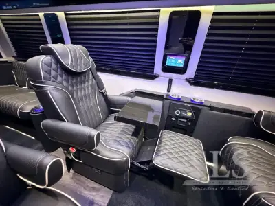 2027 Midwest Automotive Designs Business Class Dual Bench 170 EXT photo 36