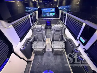 2027 Midwest Automotive Designs Business Class Dual Bench 170 EXT photo 32