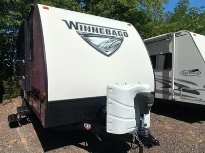 2019 Winnebago Micro Minnie photo 3