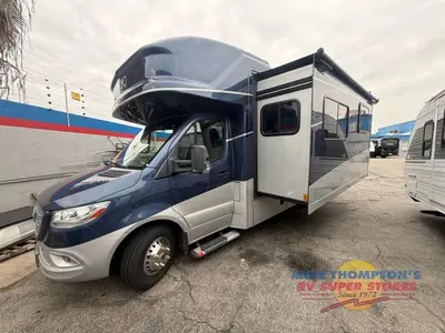 2021 Renegade Villagio photo 5