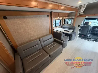 2021 Renegade Villagio photo 14