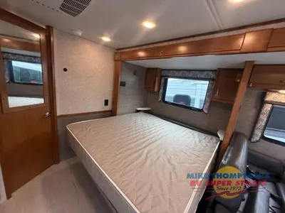 2021 Renegade Villagio photo 16