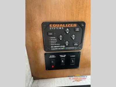 2021 Renegade Villagio photo 29