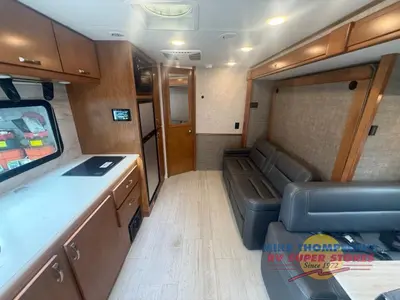 2021 Renegade Villagio photo 9