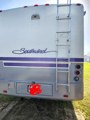 2004 FLEETWOOD SOUTHWIND photo 4
