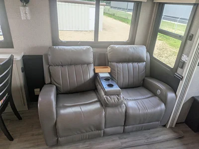 2021 JAYCO PINNACLE photo 9