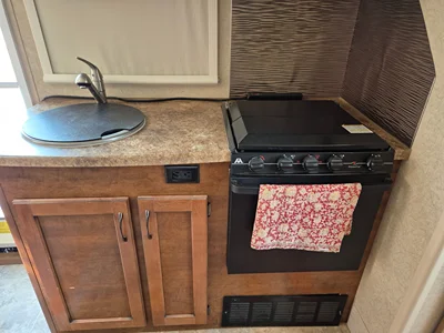 2016 LANCE 1575 TRAVEL TRAILER photo 8