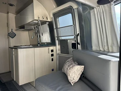 2022 AIRSTREAM FLYING CLOUD photo 5