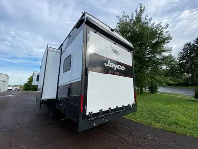 2027 Jayco Seismic photo 9