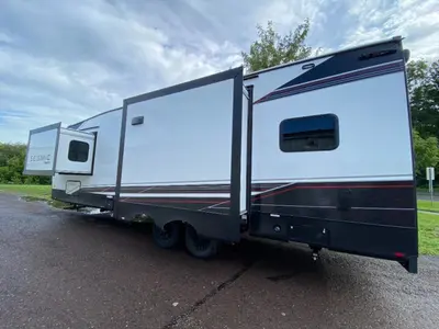 2027 Jayco Seismic photo 8