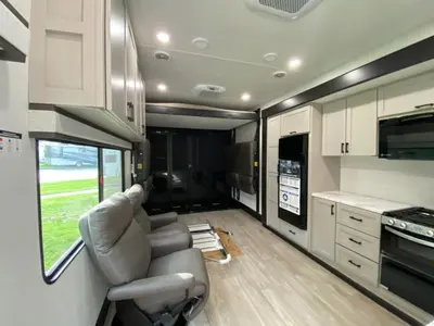 2027 Jayco Seismic photo 22
