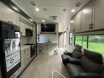 2027 Jayco Seismic photo 28