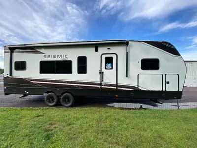 2027 Jayco Seismic photo 14