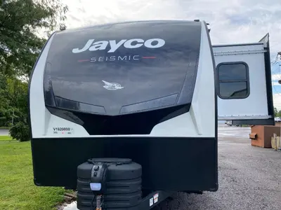 2027 Jayco Seismic photo 3