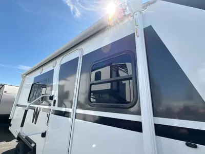 2027 Winnebago Micro Minnie photo 12