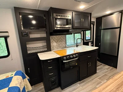 2022 COACHMEN FREEDOM EXPRESS ULTRA LITE photo 12