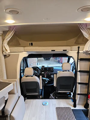 2021 WINNEBAGO NAVION photo 6