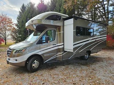 2021 WINNEBAGO NAVION photo 3