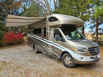 2021 WINNEBAGO NAVION photo 4