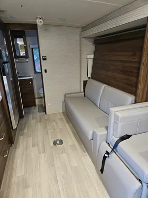 2021 WINNEBAGO NAVION photo 15